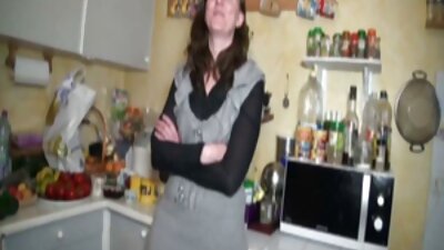 Karsta un netīra slampa mājsaimniece